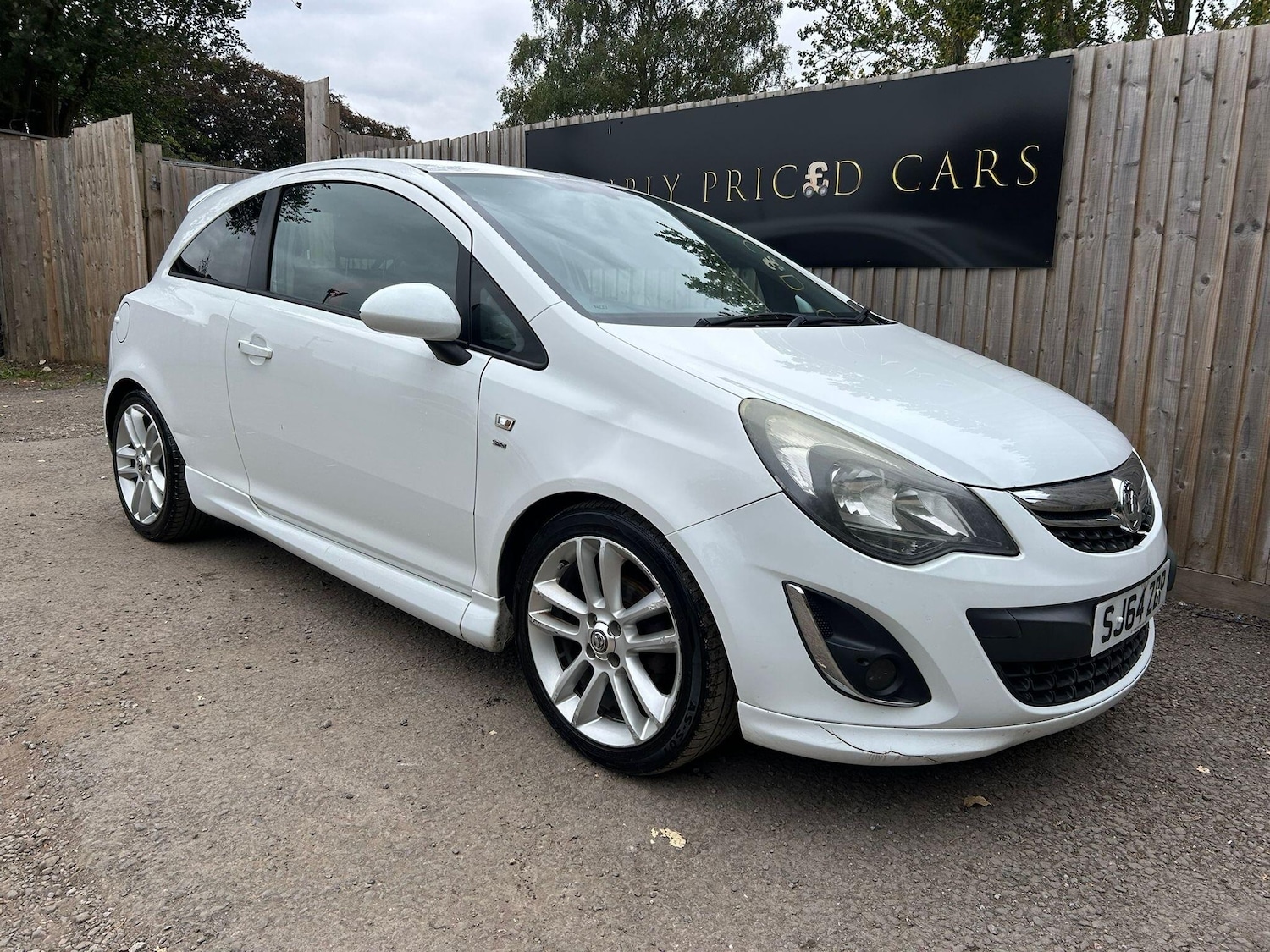 Used Vauxhall Corsa 2014 for sale - 76607407: Photo 1