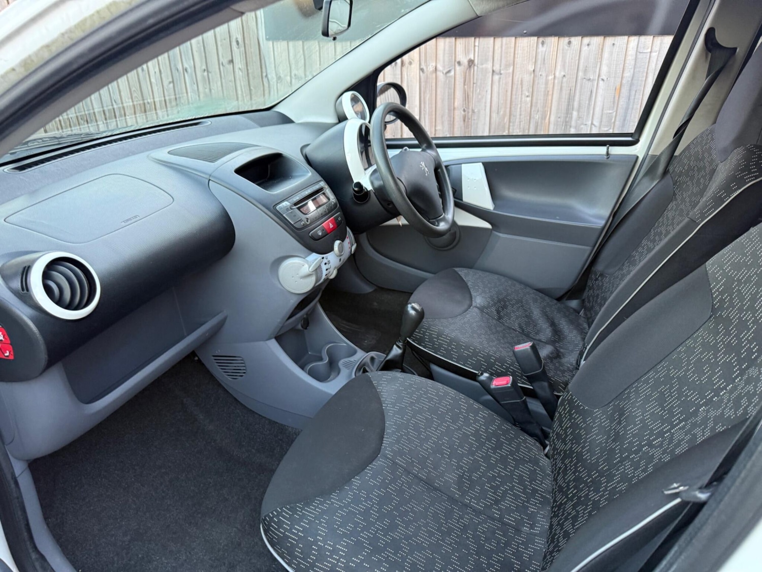 Used Peugeot 107 2011 for sale - 76632977: Photo 13