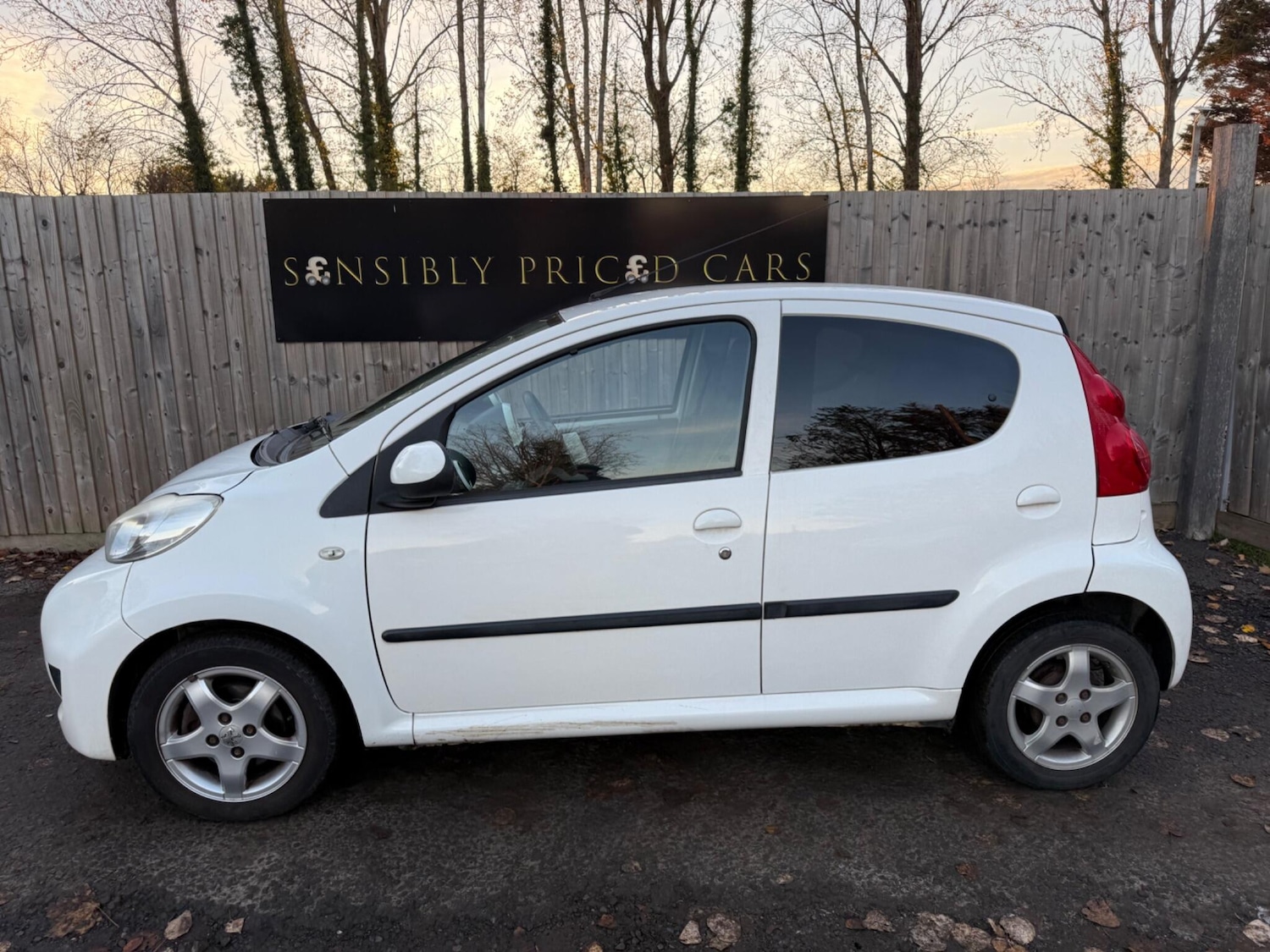Used Peugeot 107 2011 for sale - 76632977: Photo 5