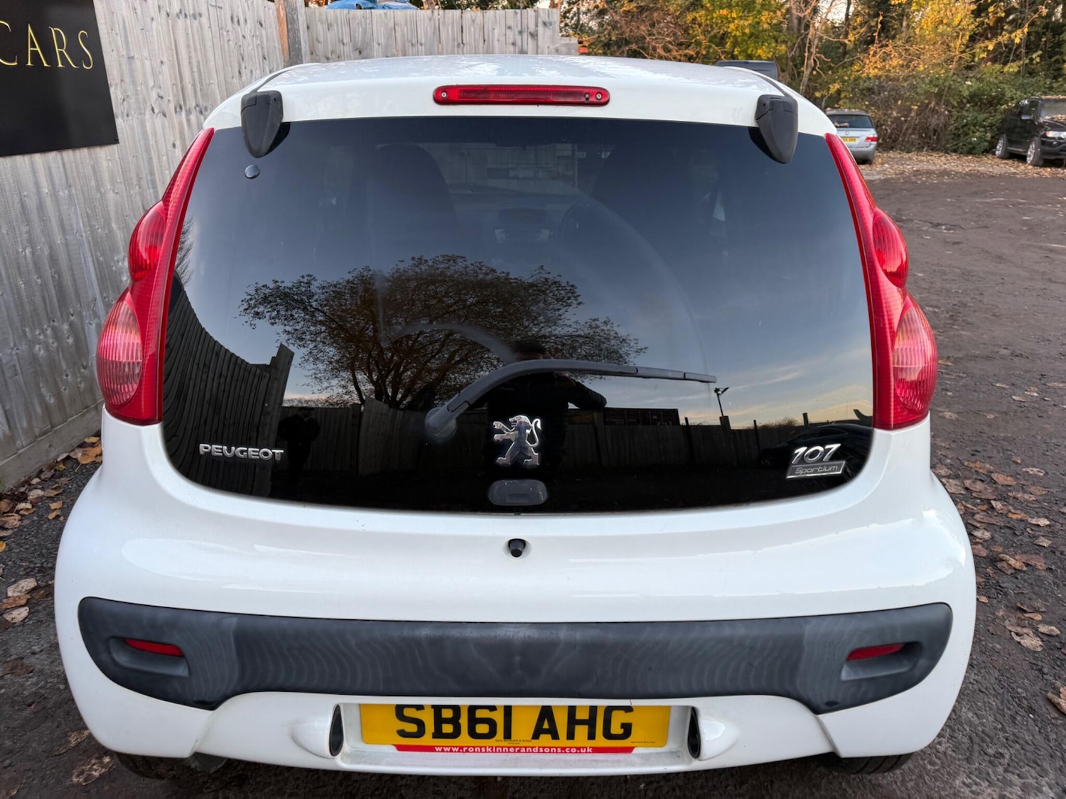 Used Peugeot 107 2011 for sale - 76632977: Photo 6