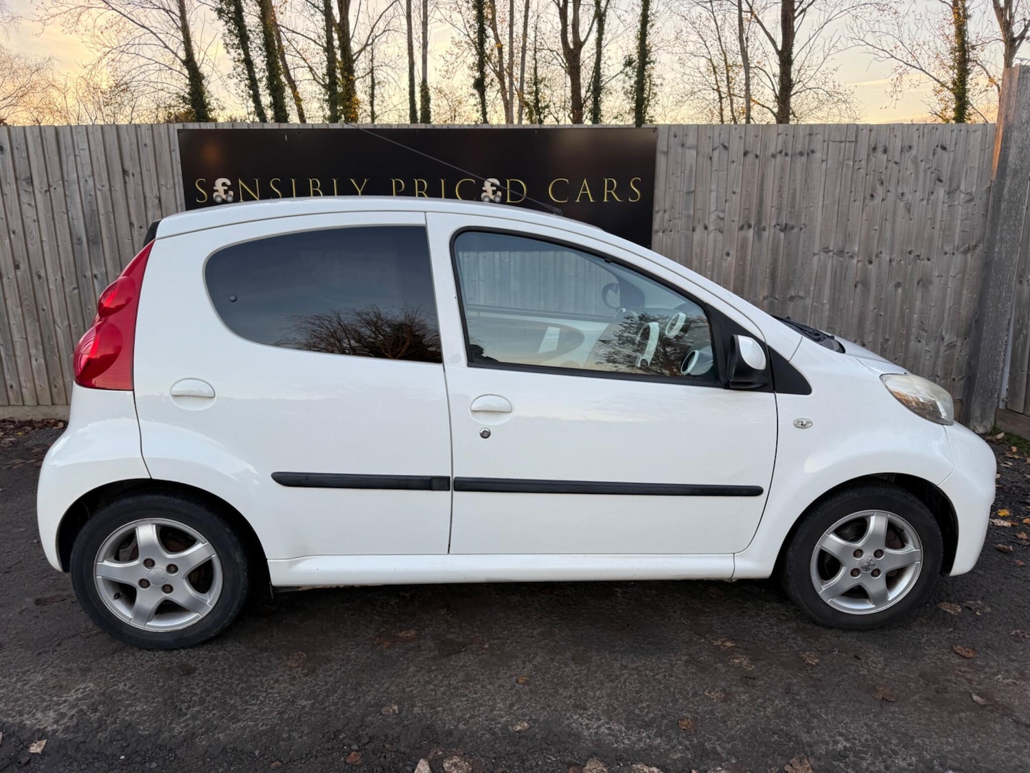 Used Peugeot 107 2011 for sale - 76632977: Photo 7