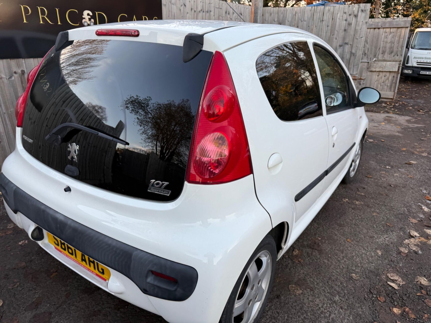 Used Peugeot 107 2011 for sale - 76632977: Photo 8