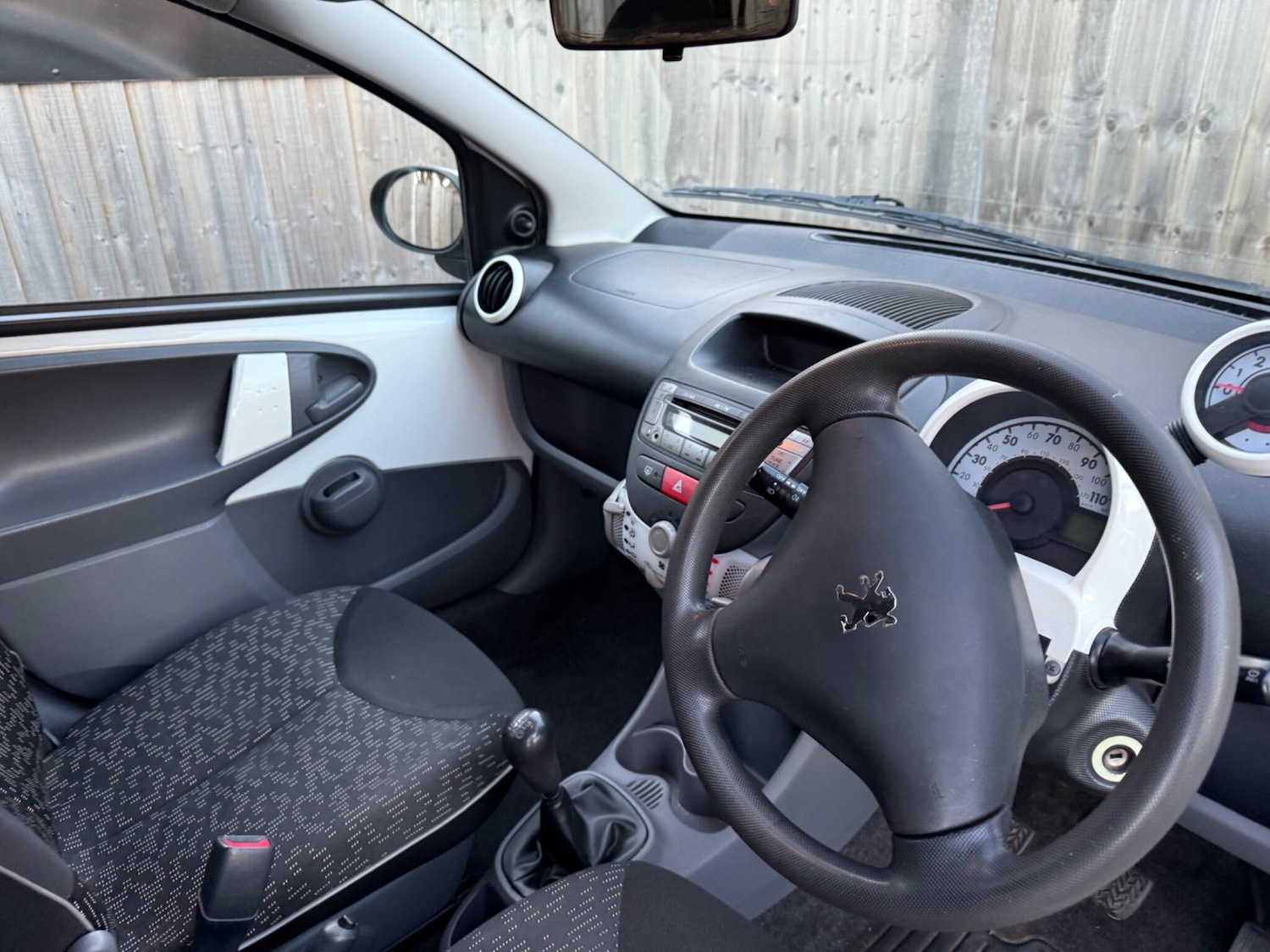 Used Peugeot 107 2011 for sale - 76632977: Photo 9