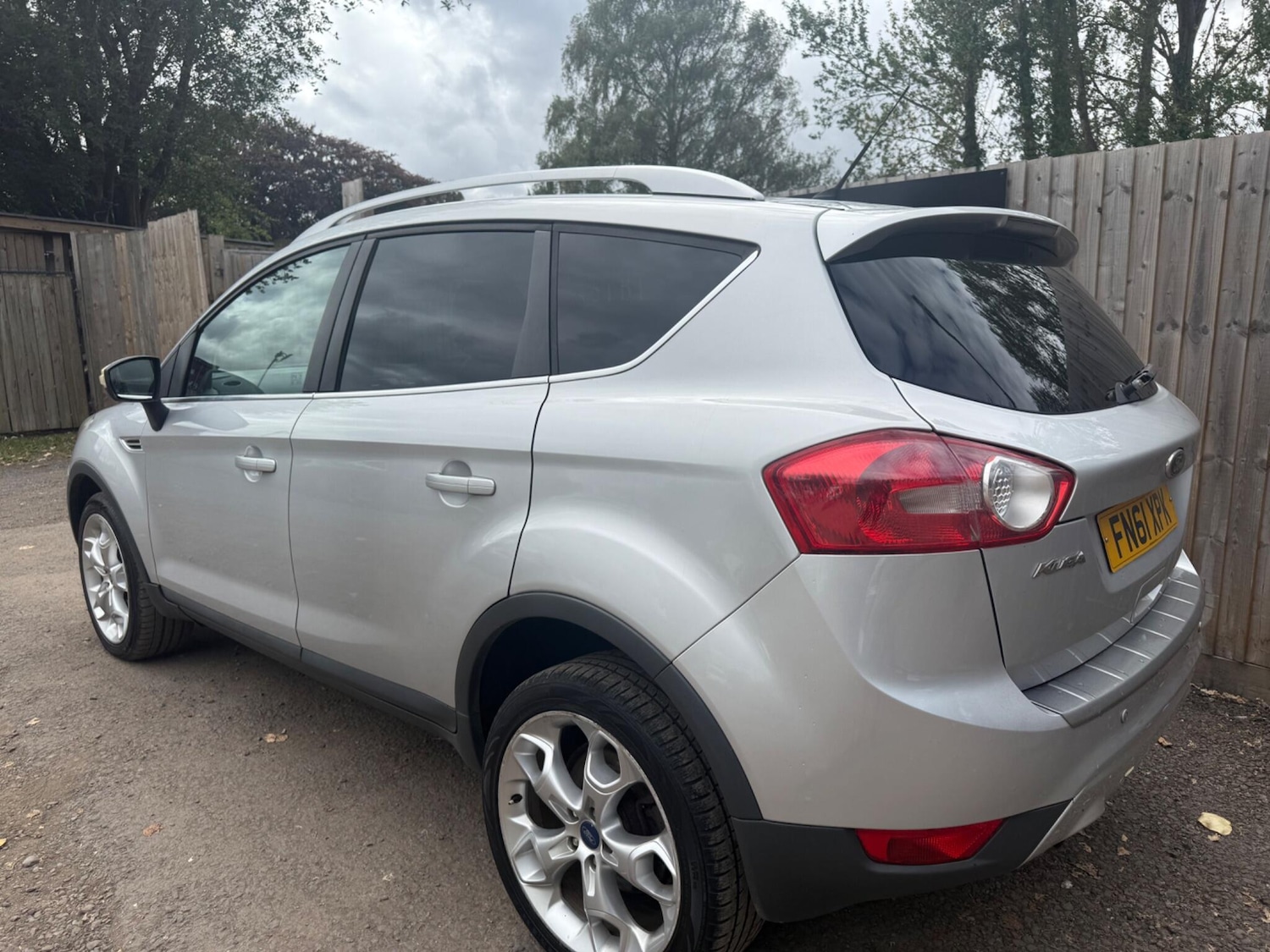 Used Ford Kuga 2011 for sale - 76608589: Photo 4