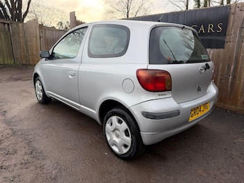 Used Toyota Yaris 2004 for sale - 77166441: Photo