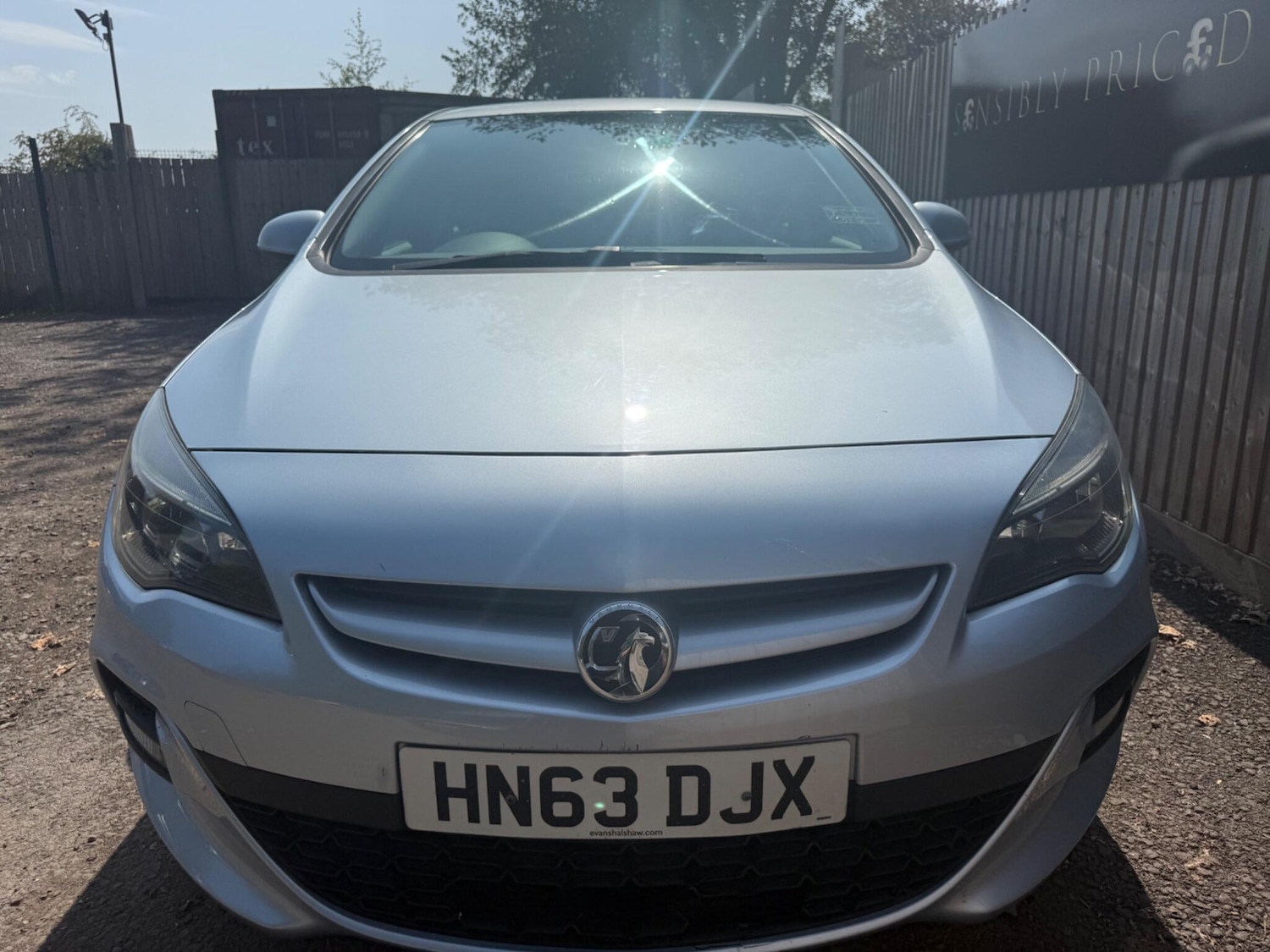 Used Vauxhall Astra 2013 for sale - 76608019: Photo 2