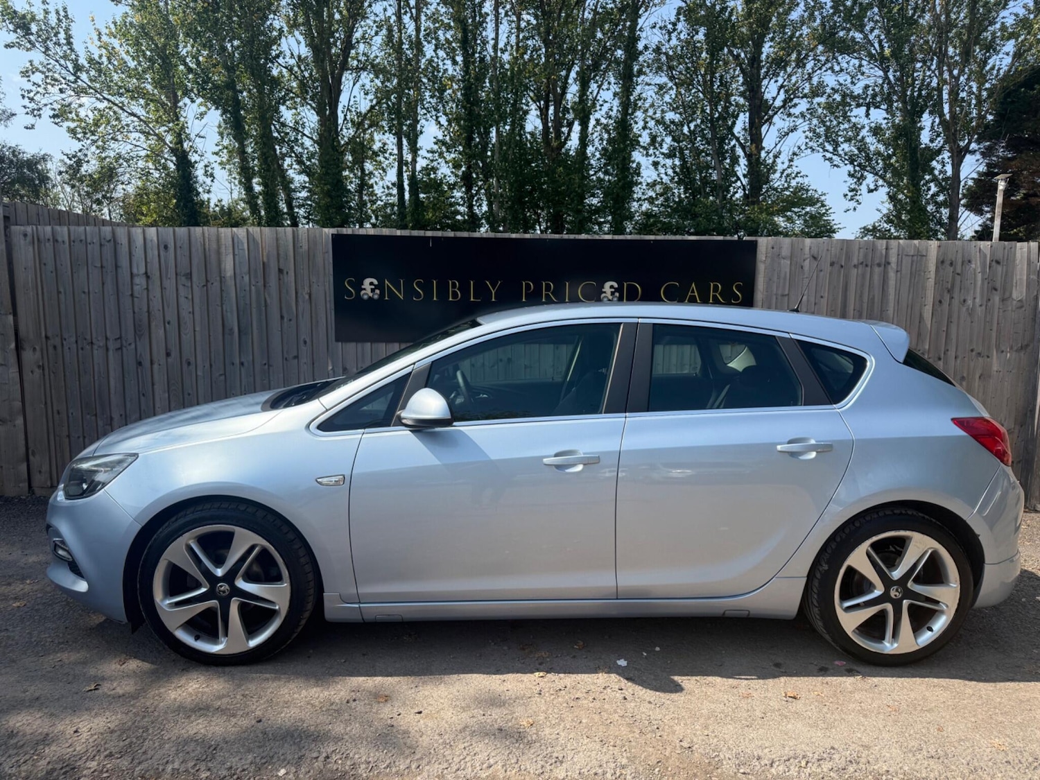 Used Vauxhall Astra 2013 for sale - 76608019: Photo 5