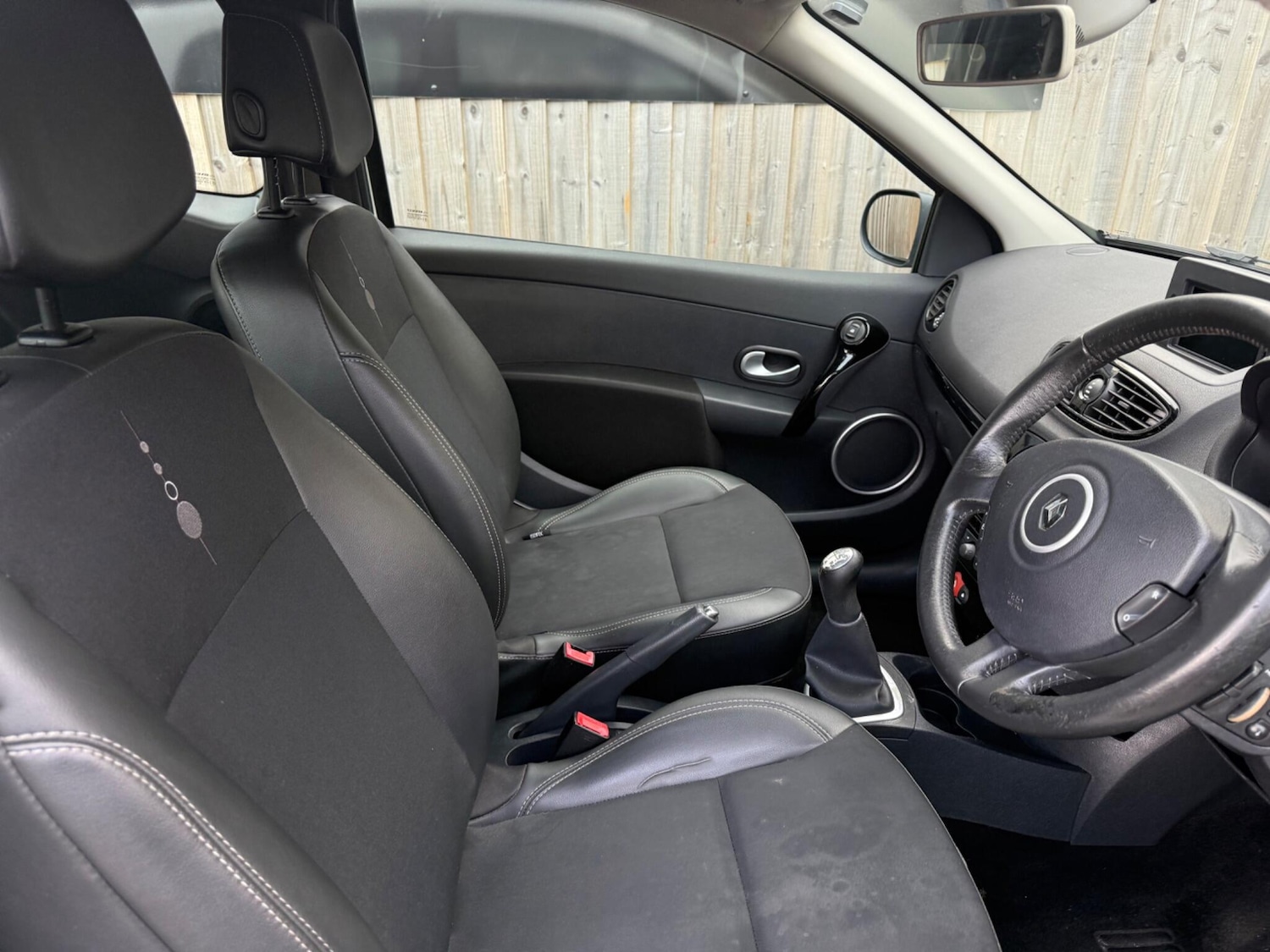 Used Renault Clio 2012 for sale - 76607435: Photo 10