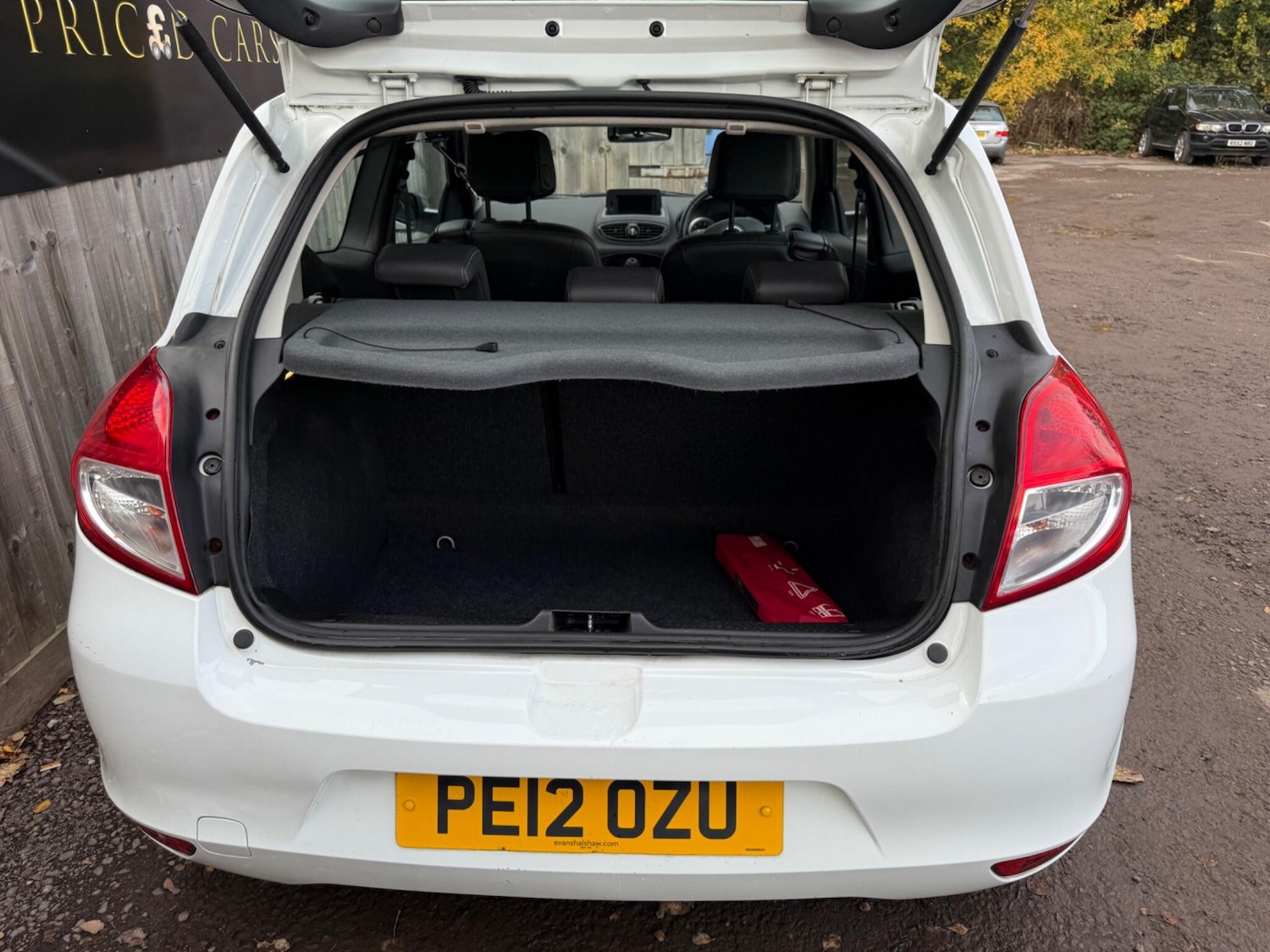 Used Renault Clio 2012 for sale - 76607435: Photo 12