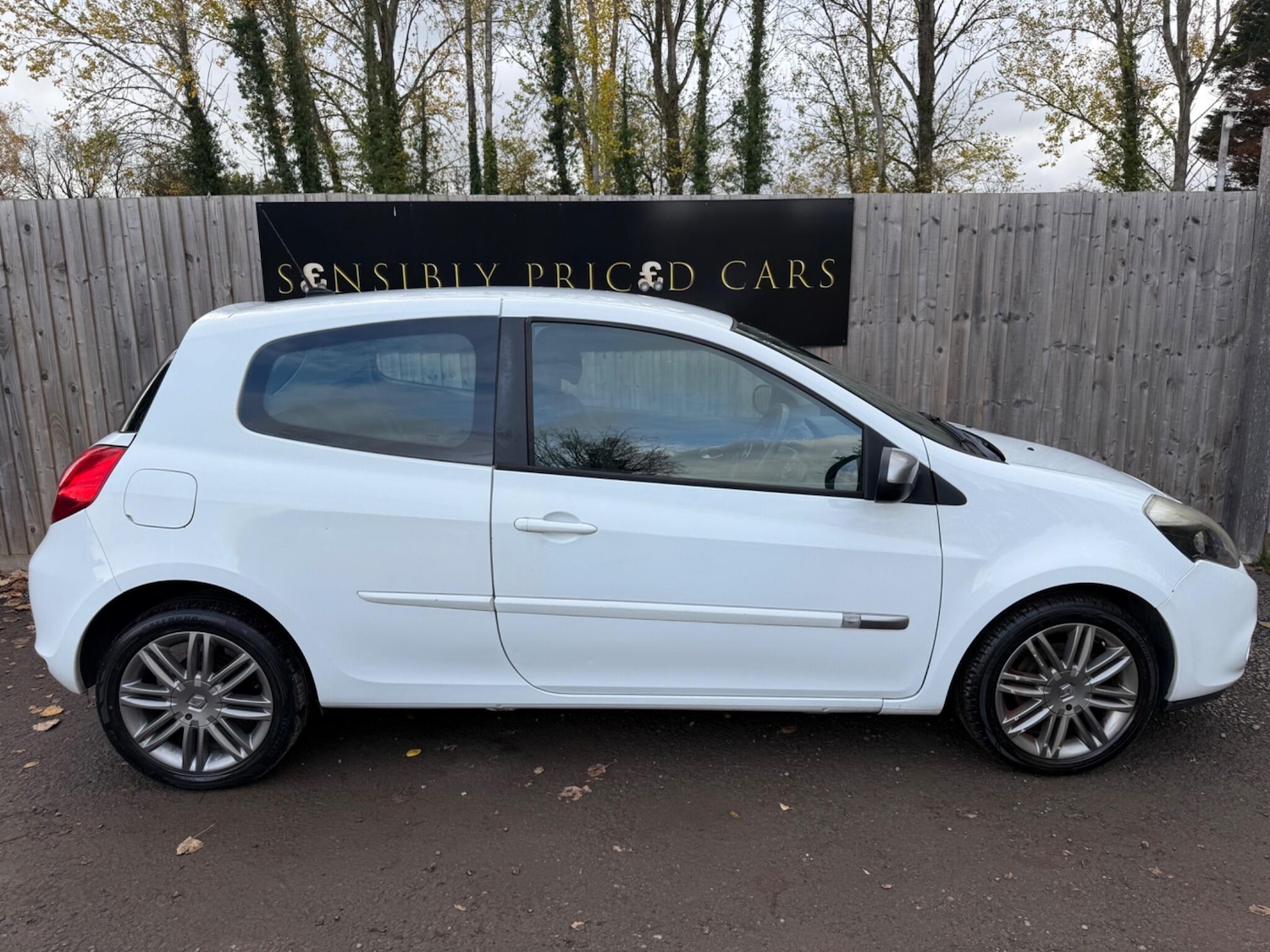 Used Renault Clio 2012 for sale - 76607435: Photo 7