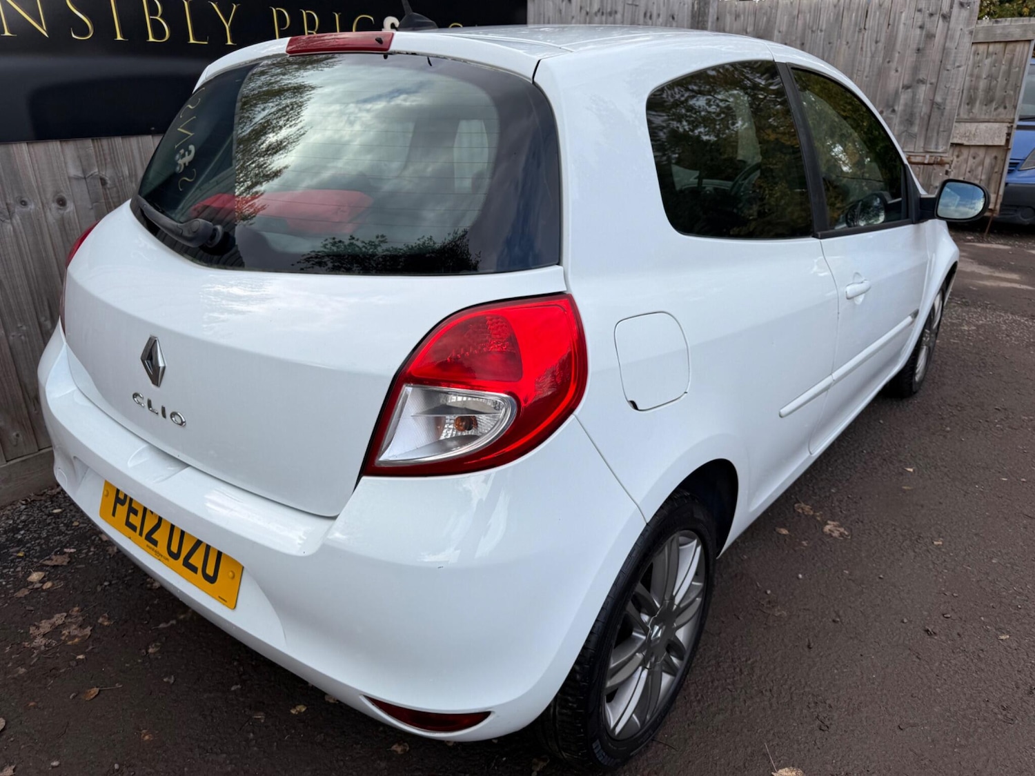 Used Renault Clio 2012 for sale - 76607435: Photo 8