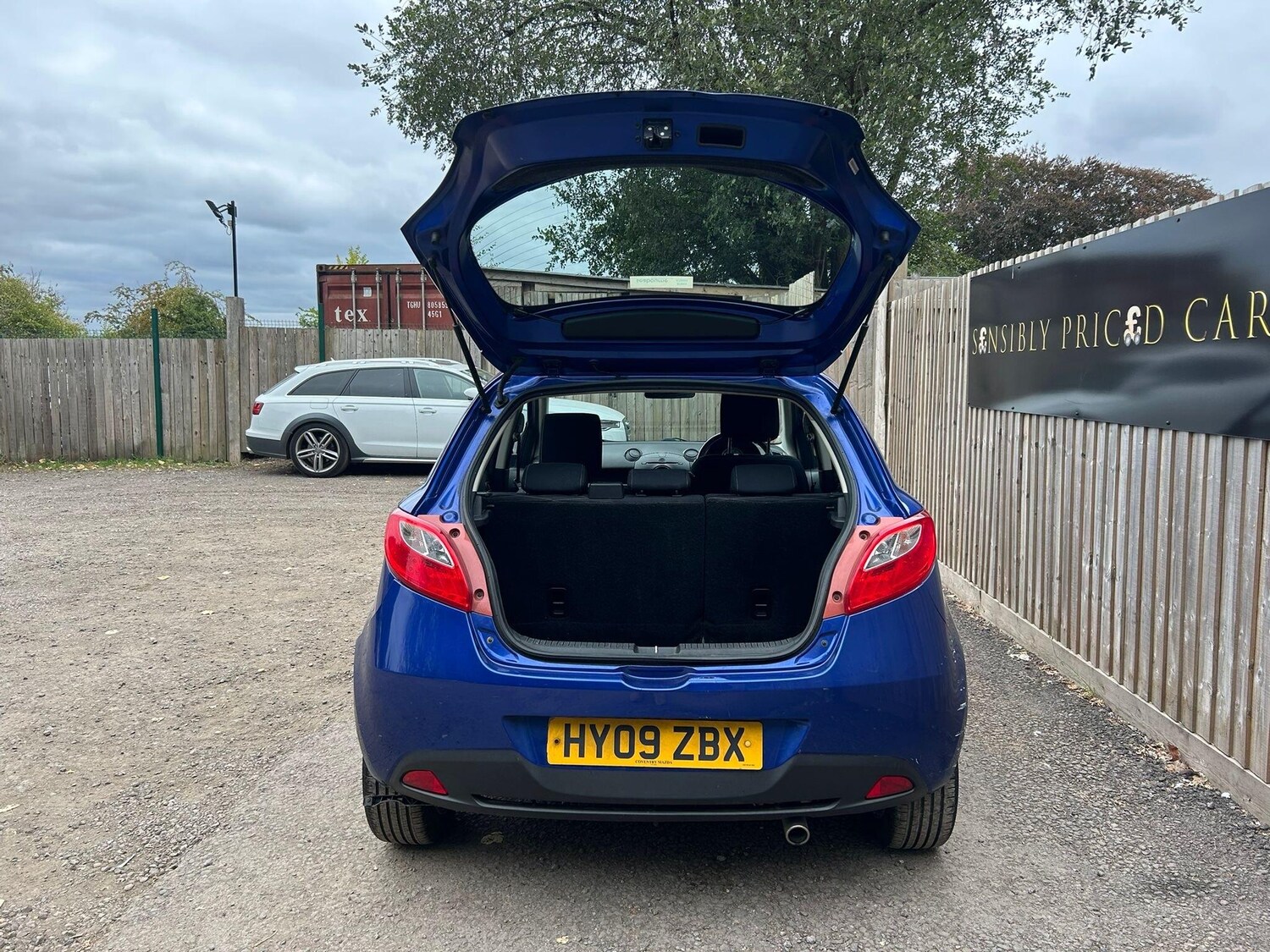 Used Mazda Mazda2 2009 for sale - 76607409: Photo 13