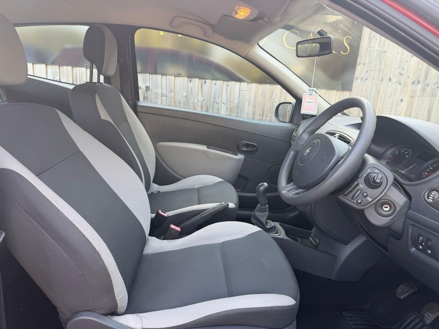 Used Renault Clio 2009 for sale - 76607877: Photo 11