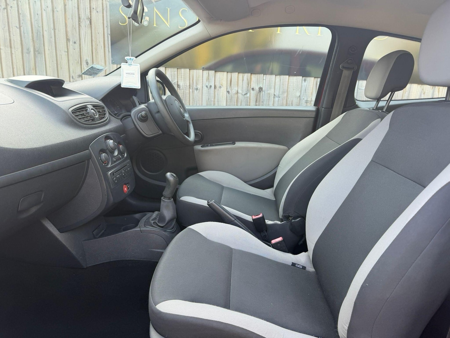 Used Renault Clio 2009 for sale - 76607877: Photo 14