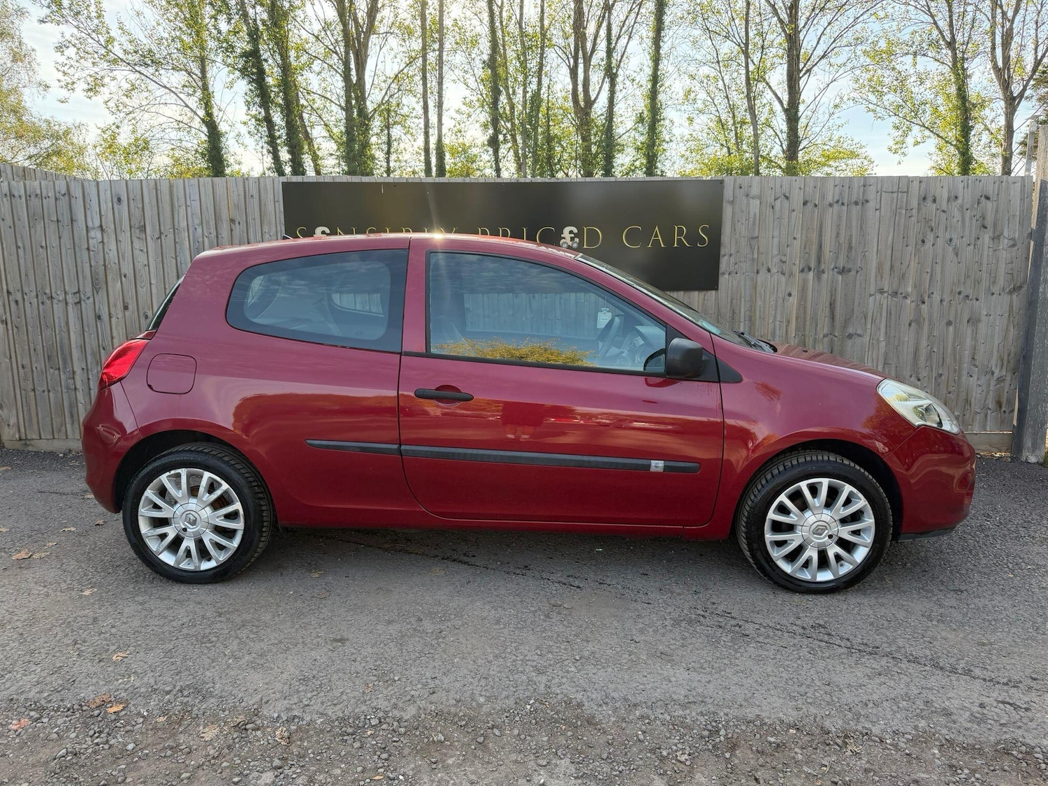 Used Renault Clio 2009 for sale - 76607877: Photo 8