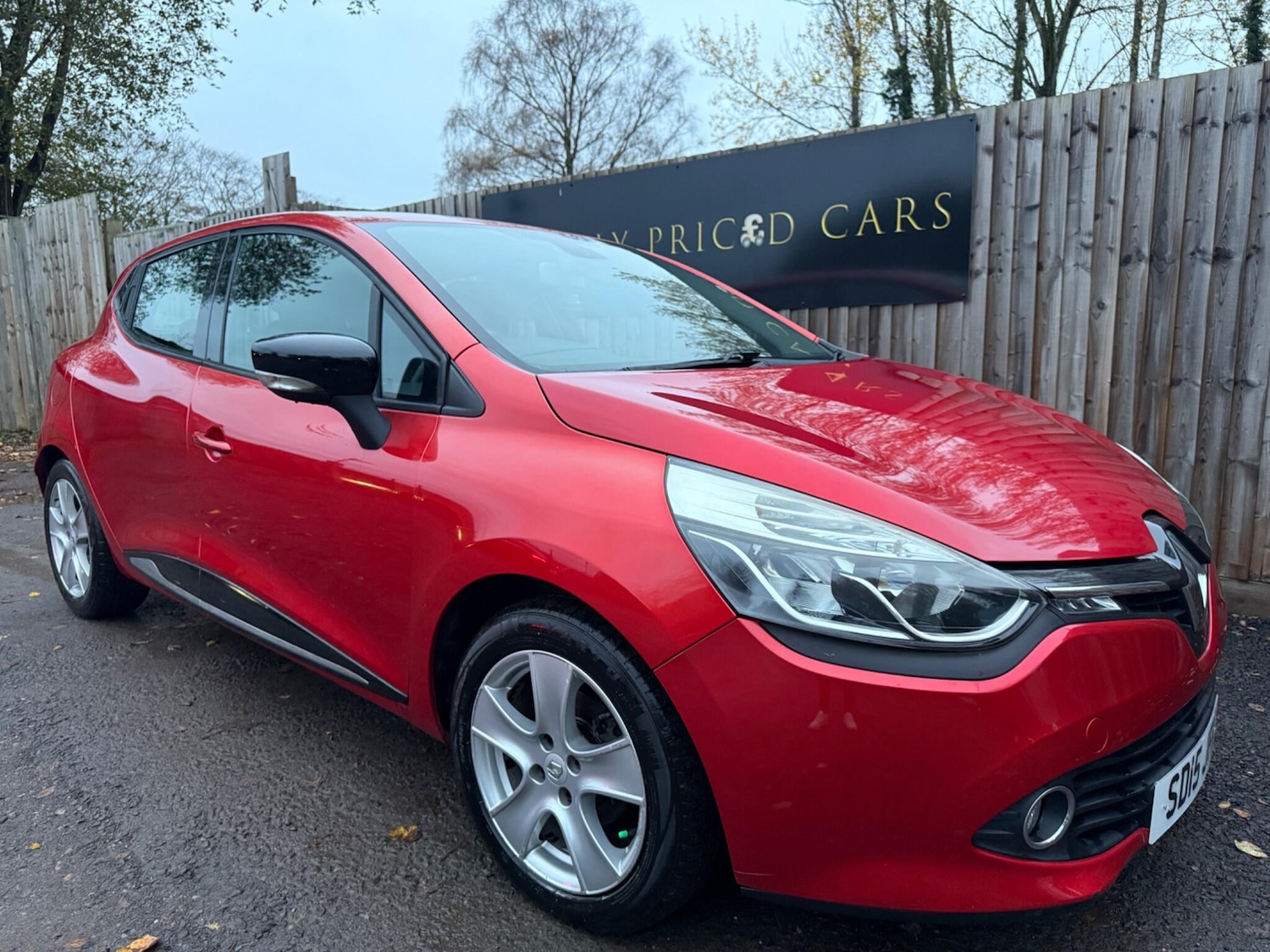 Used Renault Clio 2015 for sale - 76607687: Photo 1
