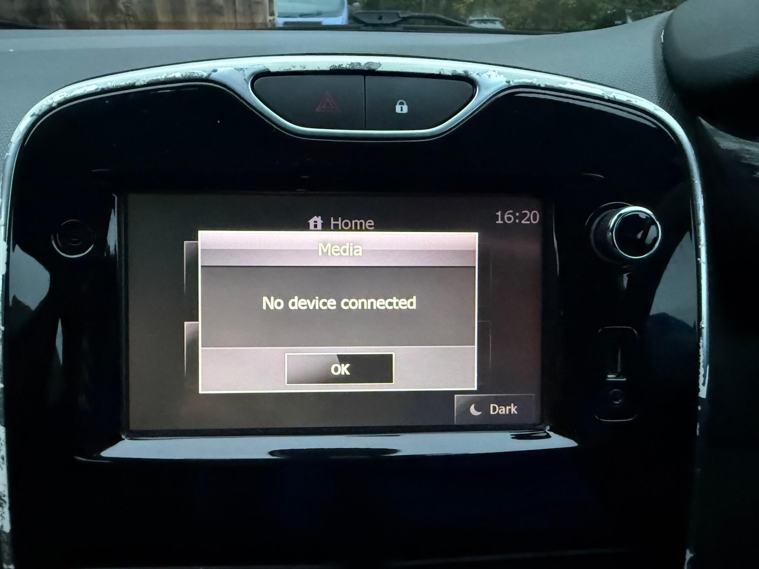 Used Renault Clio 2015 for sale - 76607687: Photo 11