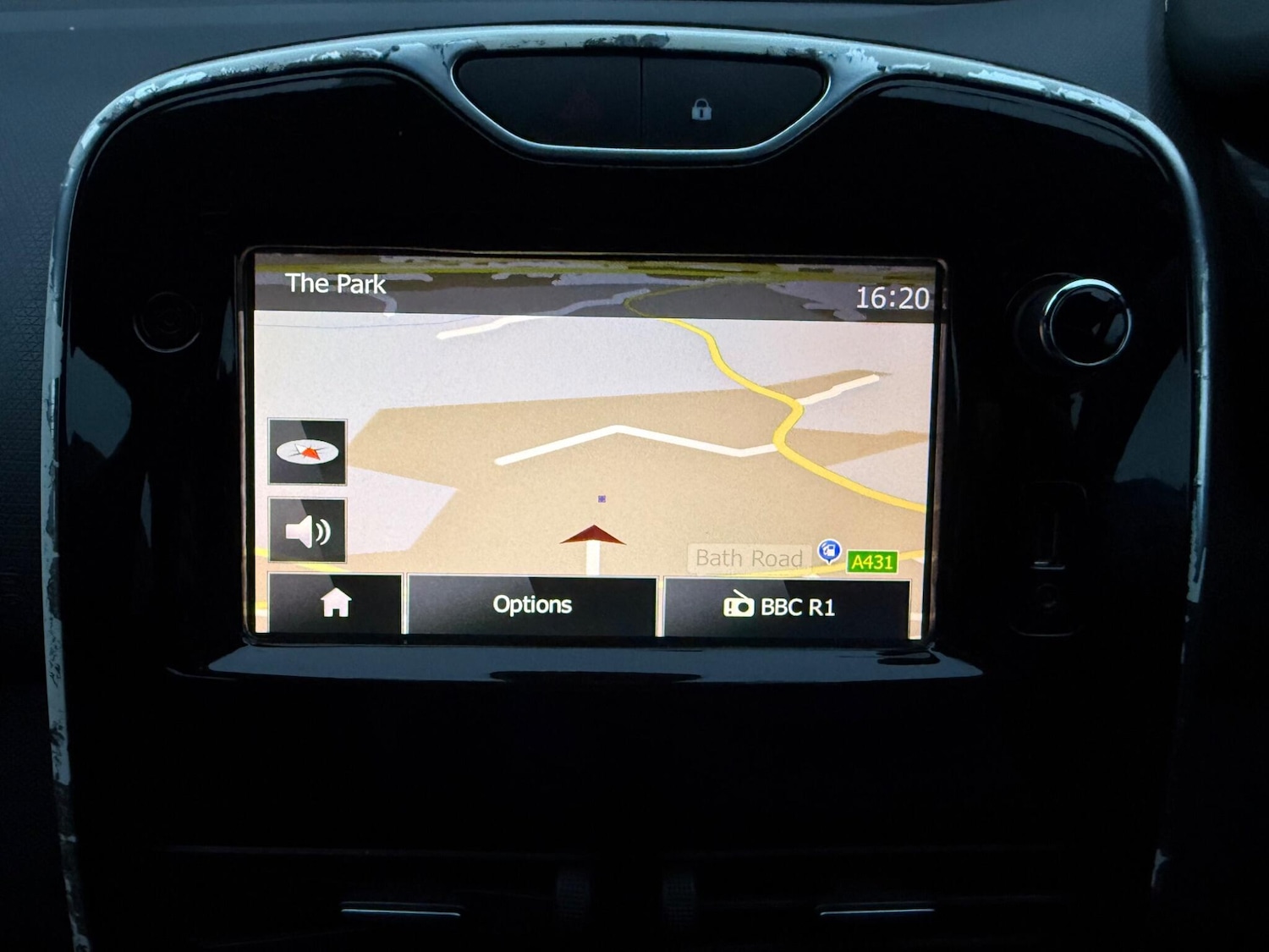 Used Renault Clio 2015 for sale - 76607687: Photo 12