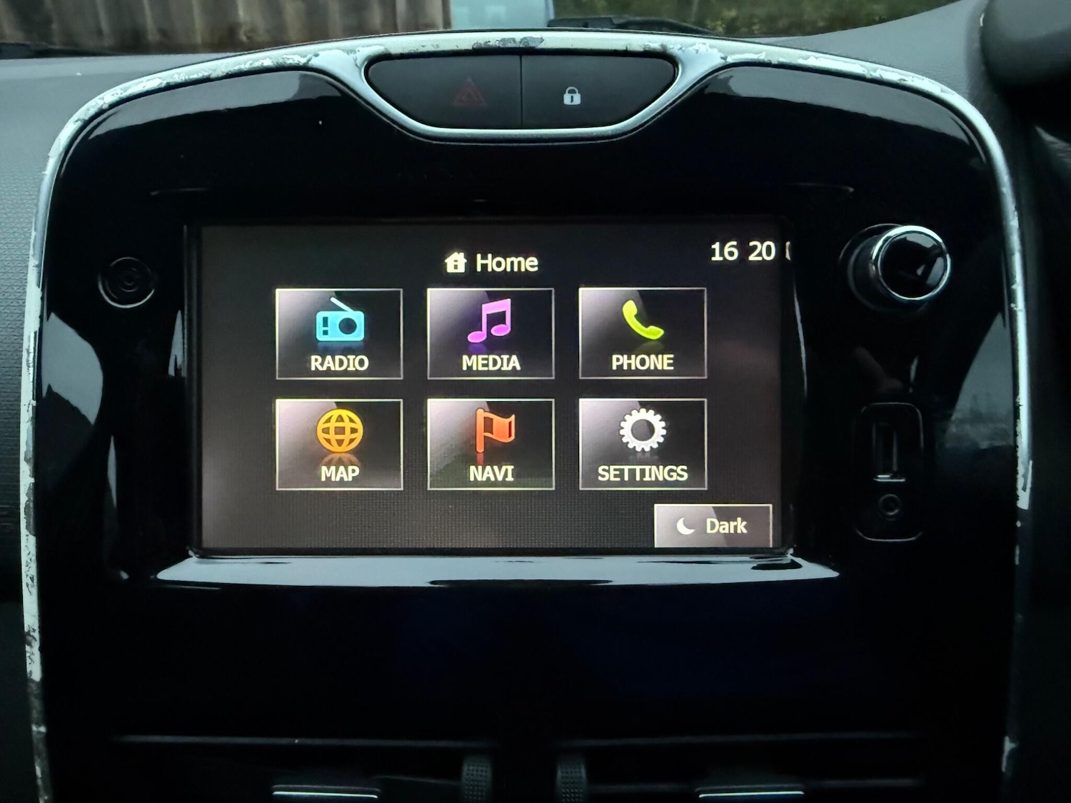 Used Renault Clio 2015 for sale - 76607687: Photo 13