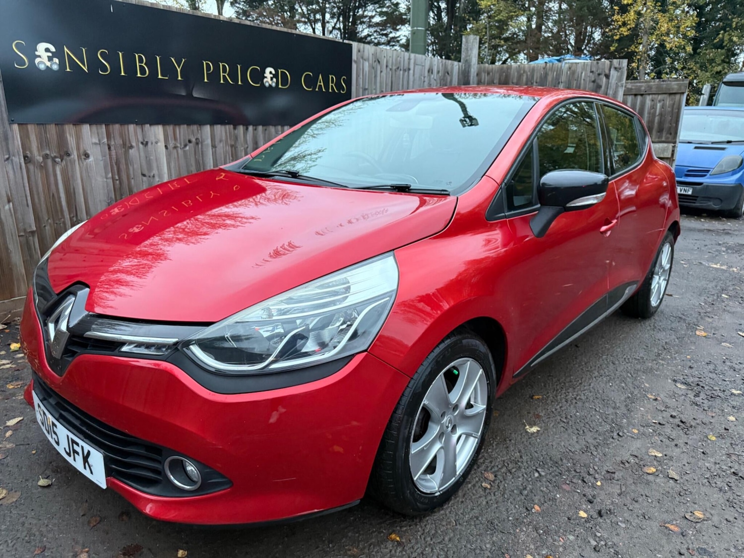 Used Renault Clio 2015 for sale - 76607687: Photo 2