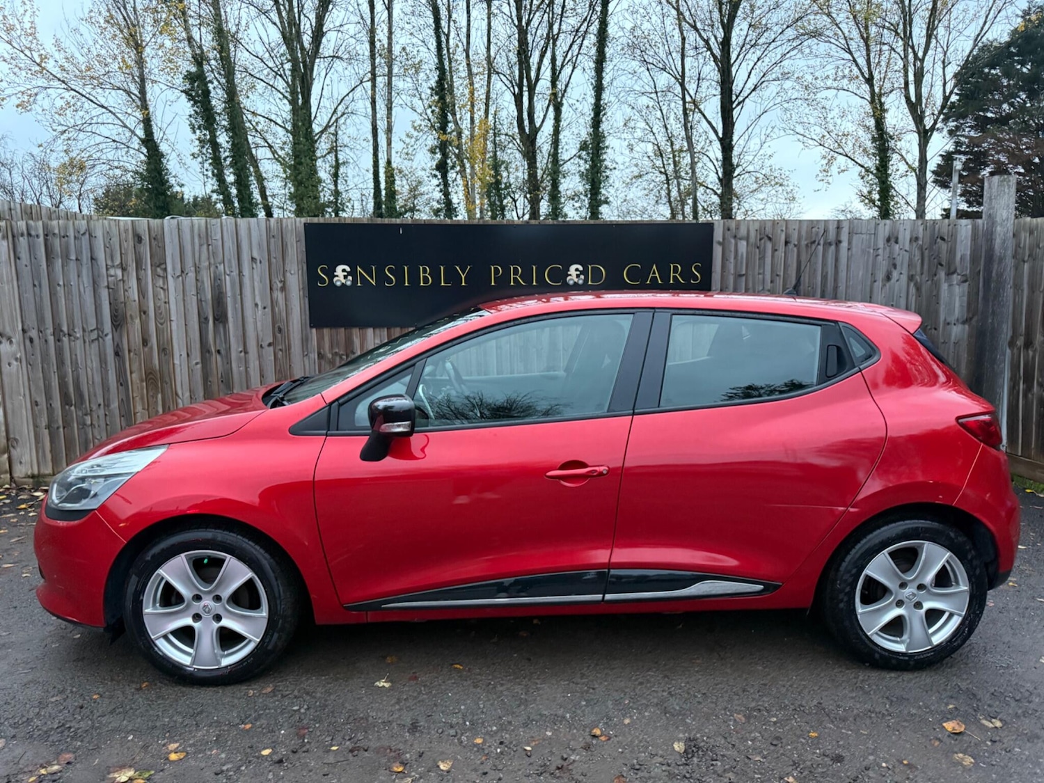 Used Renault Clio 2015 for sale - 76607687: Photo 3
