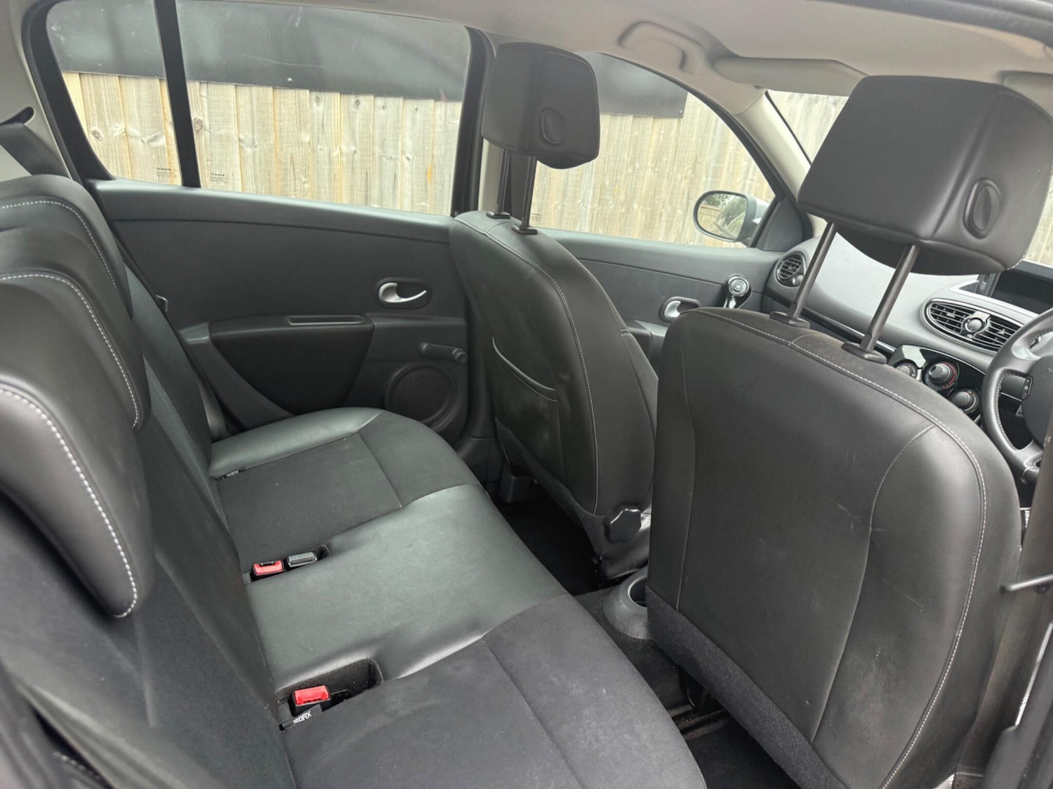 Used Renault Clio 2012 for sale - 76608583: Photo 11