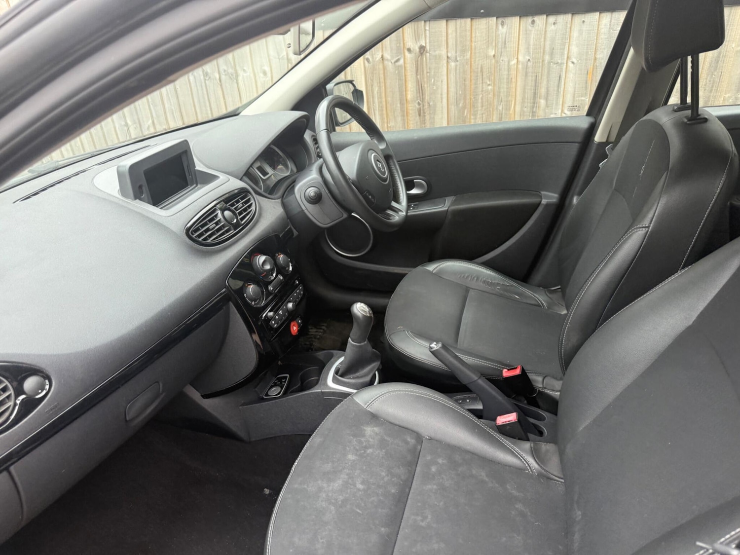 Used Renault Clio 2012 for sale - 76608583: Photo 13