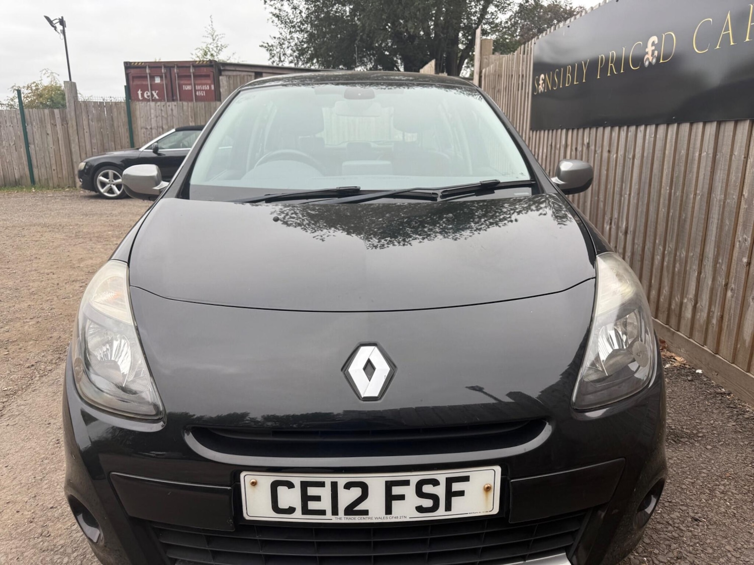 Used Renault Clio 2012 for sale - 76608583: Photo 2