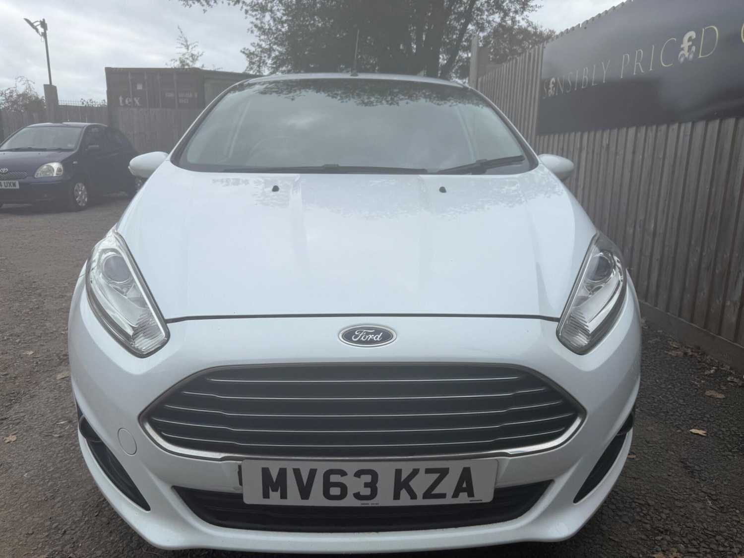 Used Ford Fiesta 2013 for sale - 76608498: Photo 2