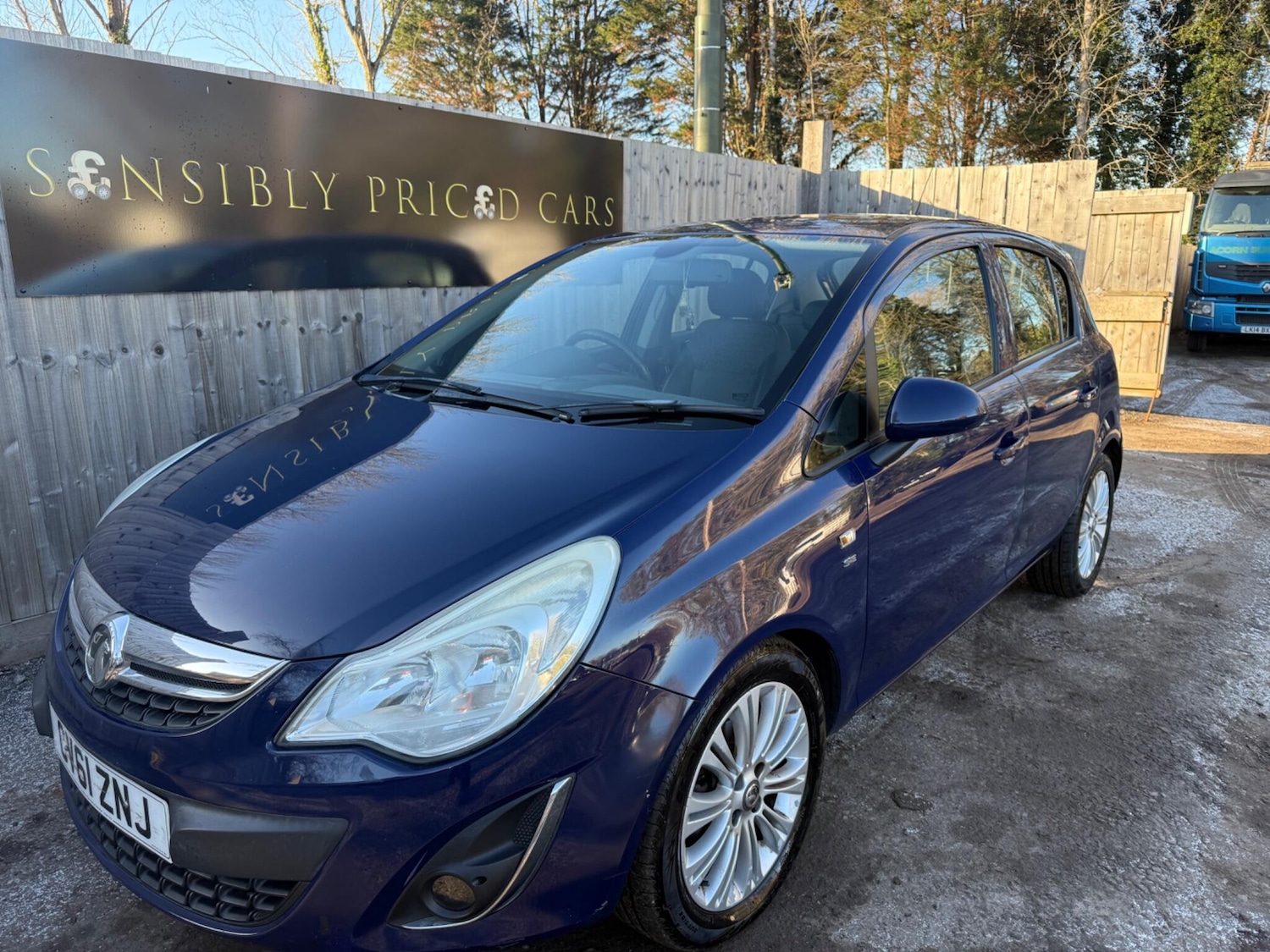 Used Vauxhall Corsa 2011 for sale - 77098122: Photo 3