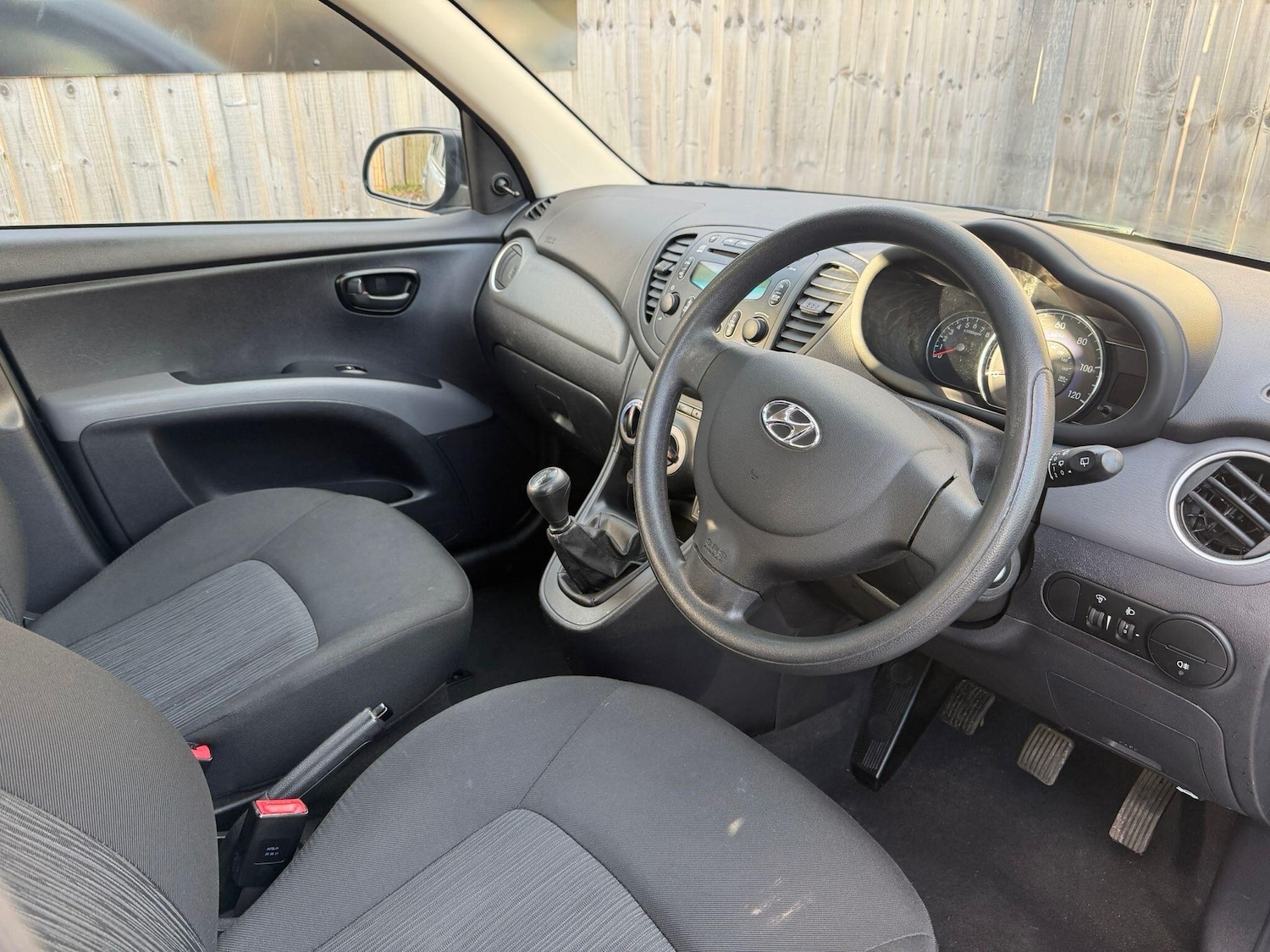 Used Hyundai i10 2011 for sale - 76727181: Photo 10