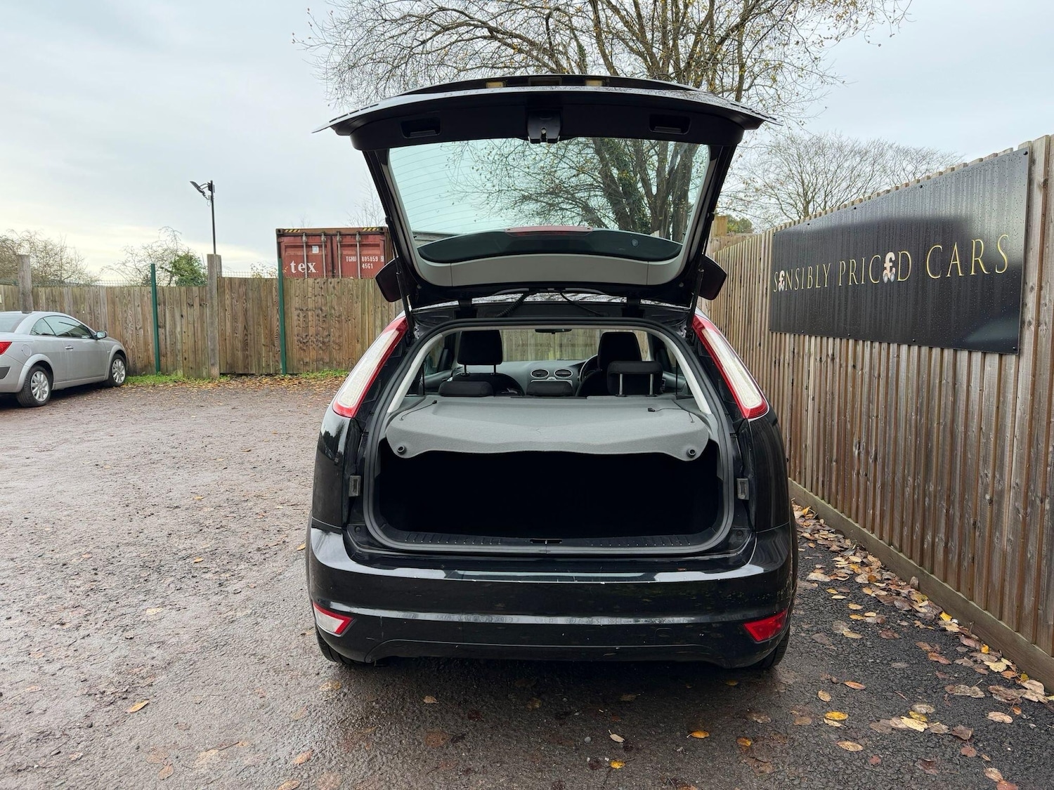 Used Ford Focus 2010 for sale - 76743135: Photo 12