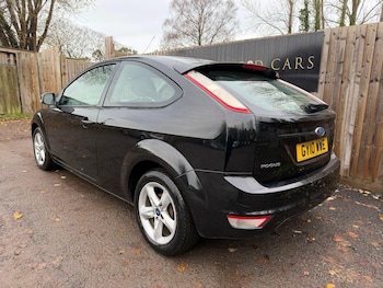 Used Ford Focus 2010 for sale - 76743135: Photo