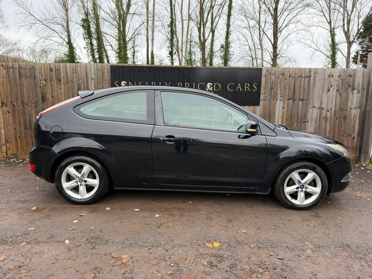 Used Ford Focus 2010 for sale - 76743135: Photo 7