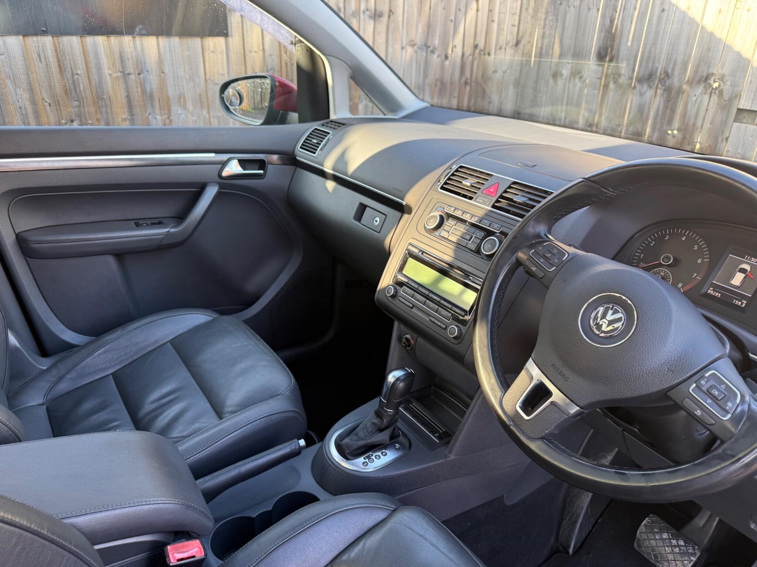 Used Volkswagen Touran for sale - 77162743: Photo 9