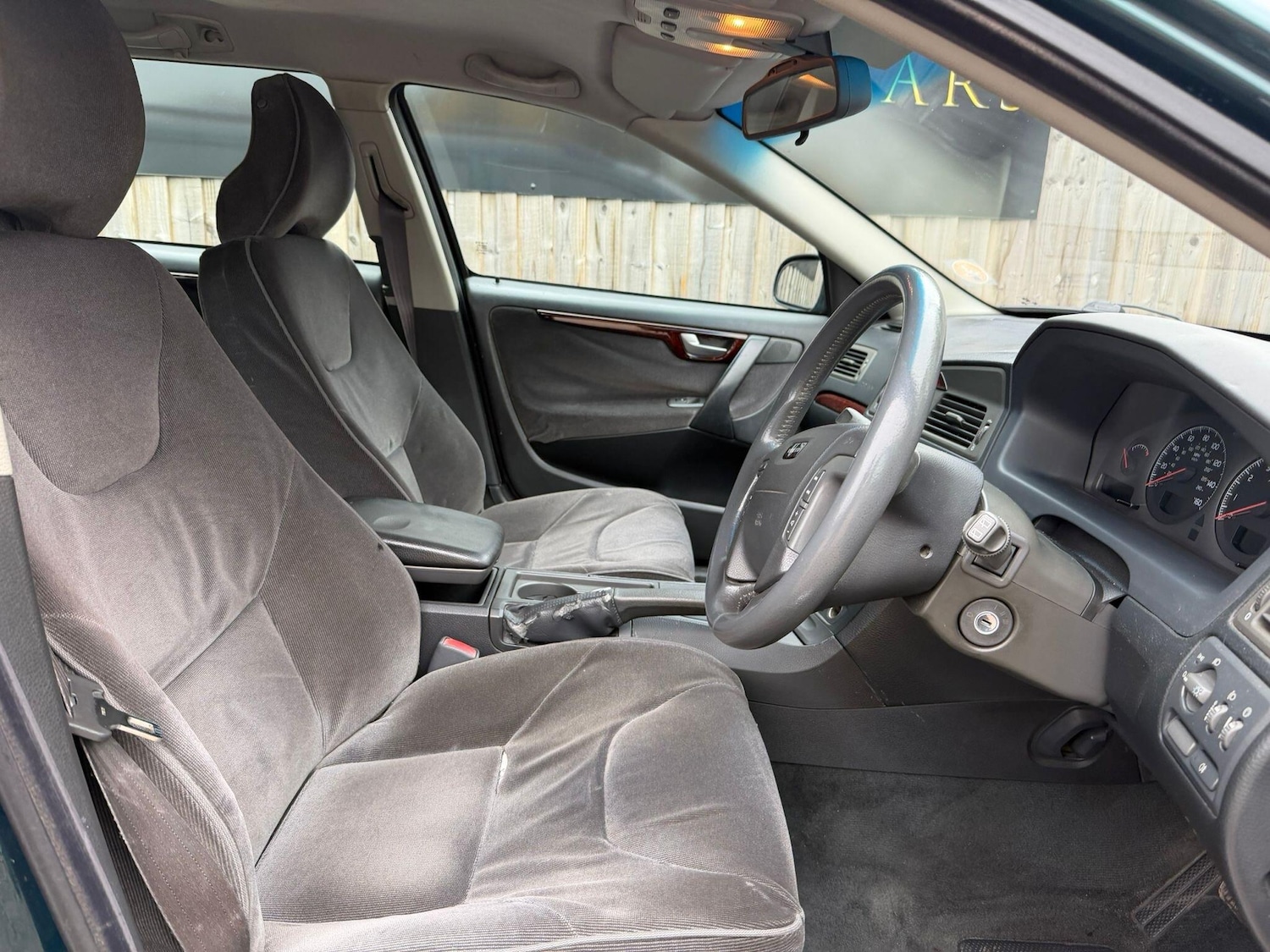 Used Volvo V70 2002 for sale - 76608473: Photo 10