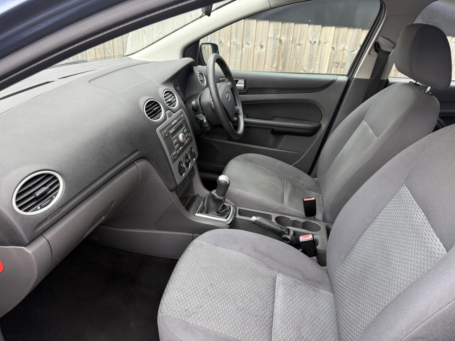 Used Ford Focus 2005 for sale - 76608335: Photo 13