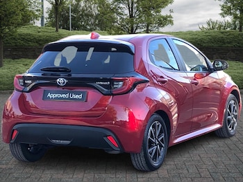 Used Toyota Yaris 2023 for sale - 76154334: Photo 2