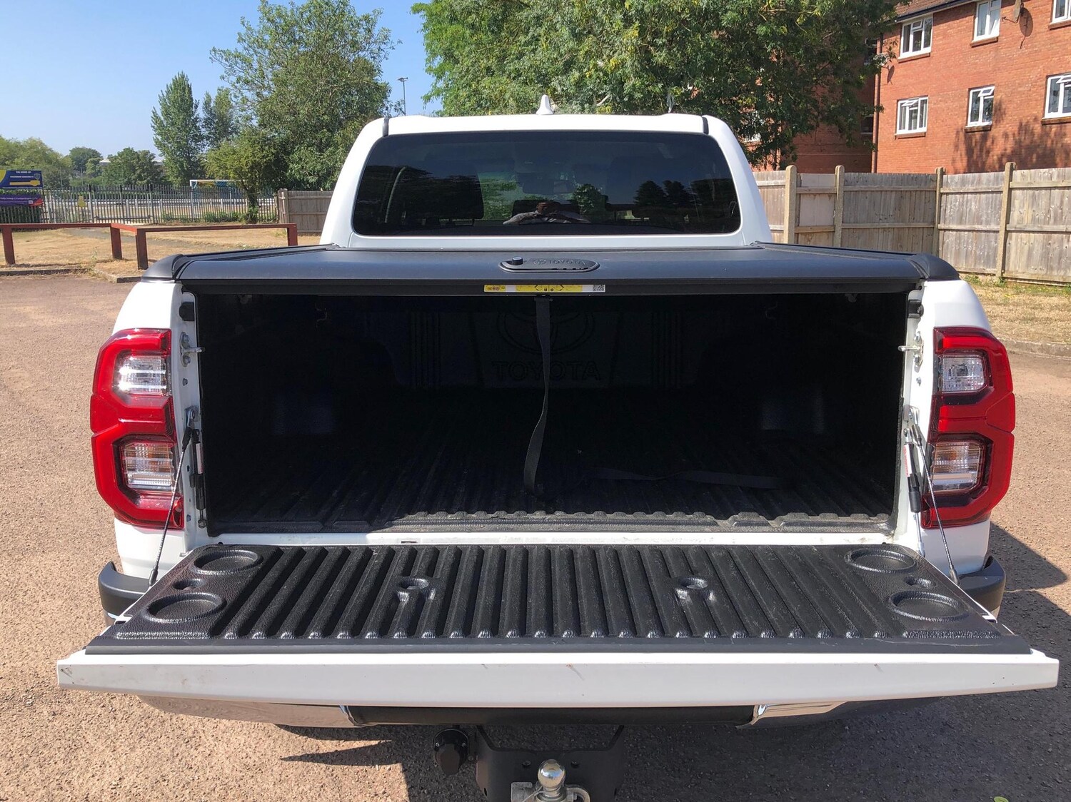 Used Toyota Hilux 2024 for sale - 77926832: Photo 9