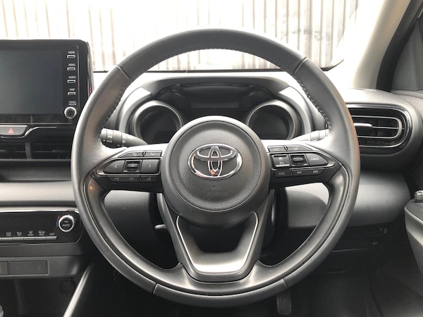 Used Toyota Yaris 2022 for sale - 76309292: Photo 15