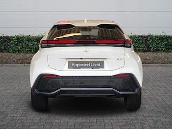 Used Toyota C-HR 2024 for sale - 77013513: Photo