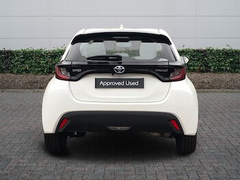 Used Toyota Yaris 2024 for sale - 77794840: Photo