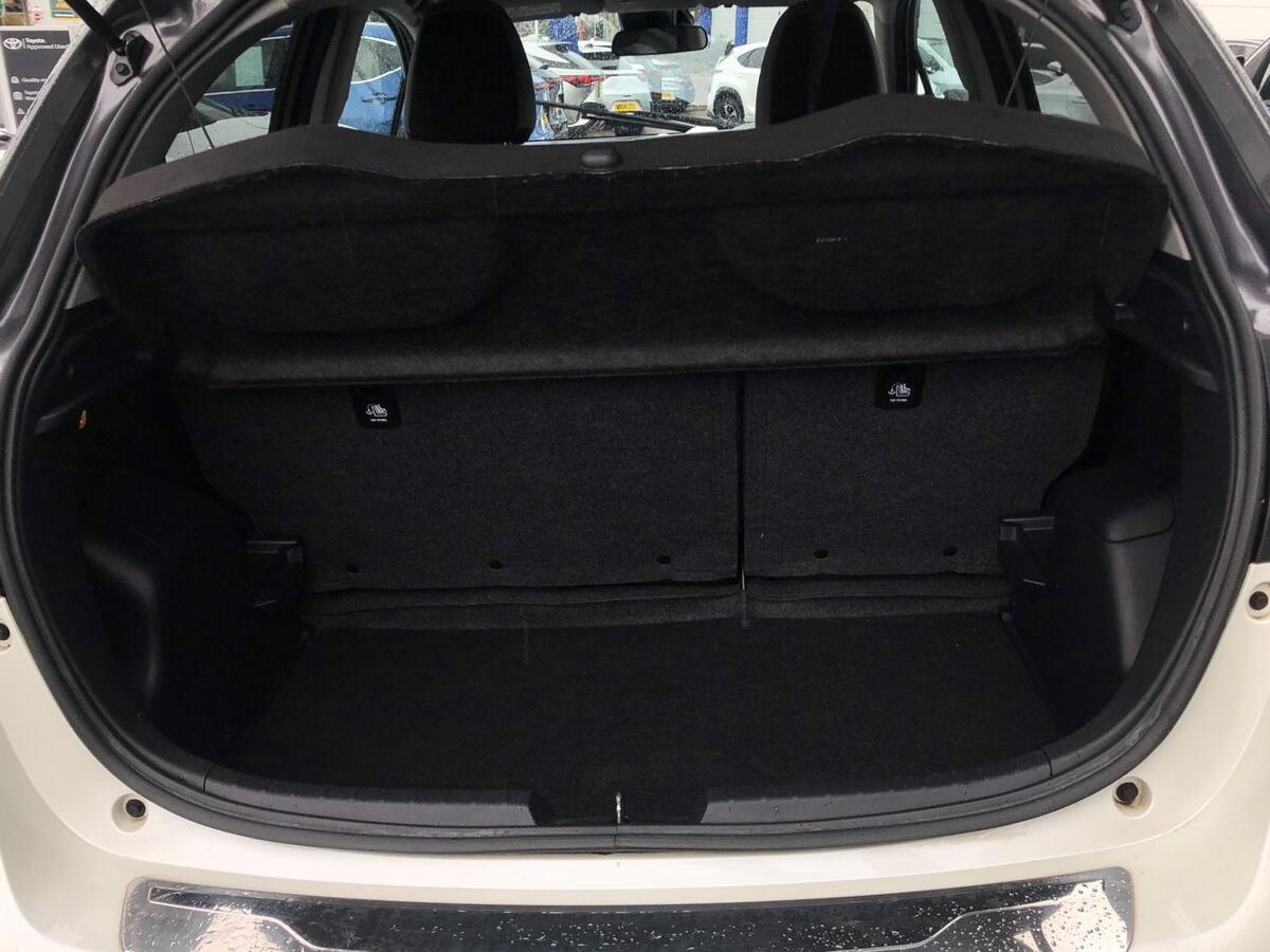 Used Toyota Yaris 2019 for sale - 77193038: Photo 10