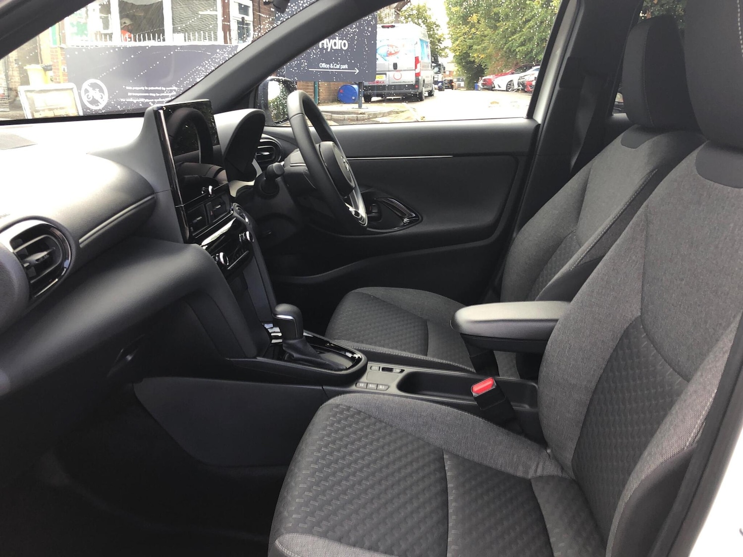Used Toyota Yaris 2024 for sale - 76017643: Photo 18