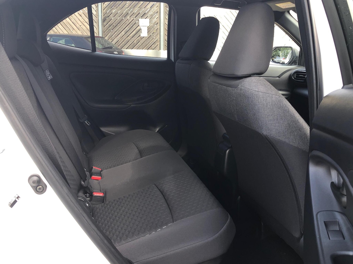 Used Toyota Yaris 2024 for sale - 76017643: Photo 20