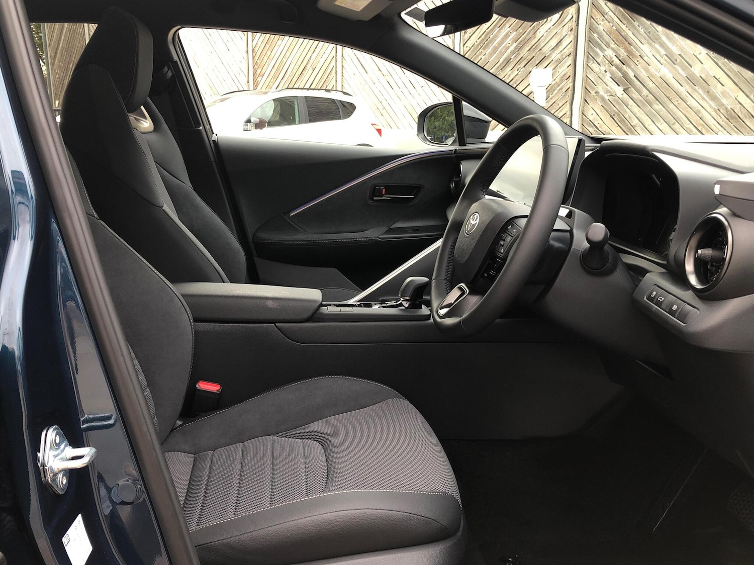 Used Toyota C-HR 2025 for sale - 77959267: Photo 16