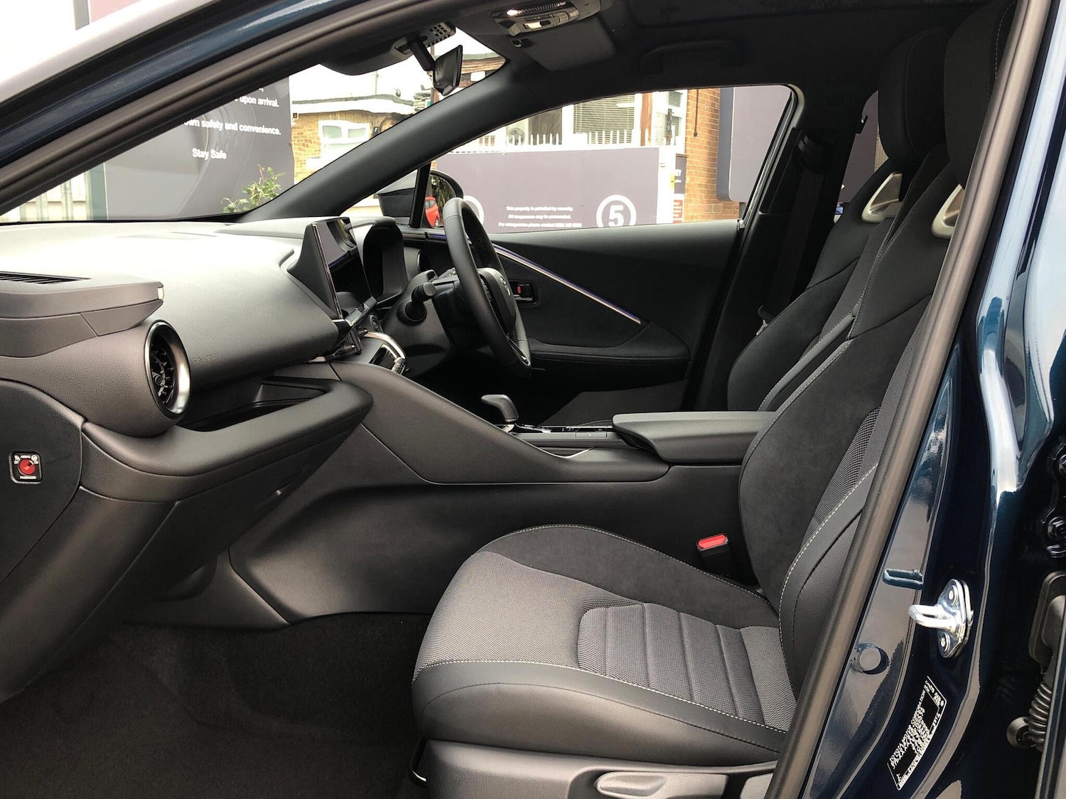 Used Toyota C-HR 2025 for sale - 77959267: Photo 17