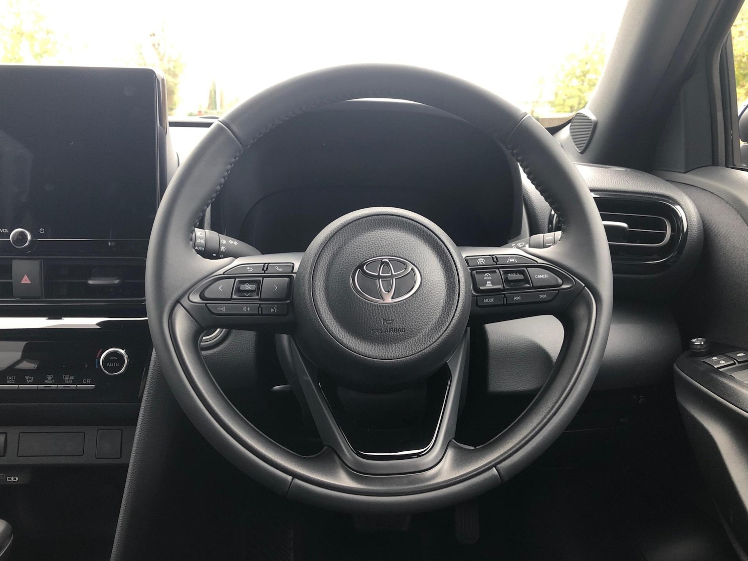 Used Toyota Yaris Cross 2024 for sale - 77013388: Photo 12