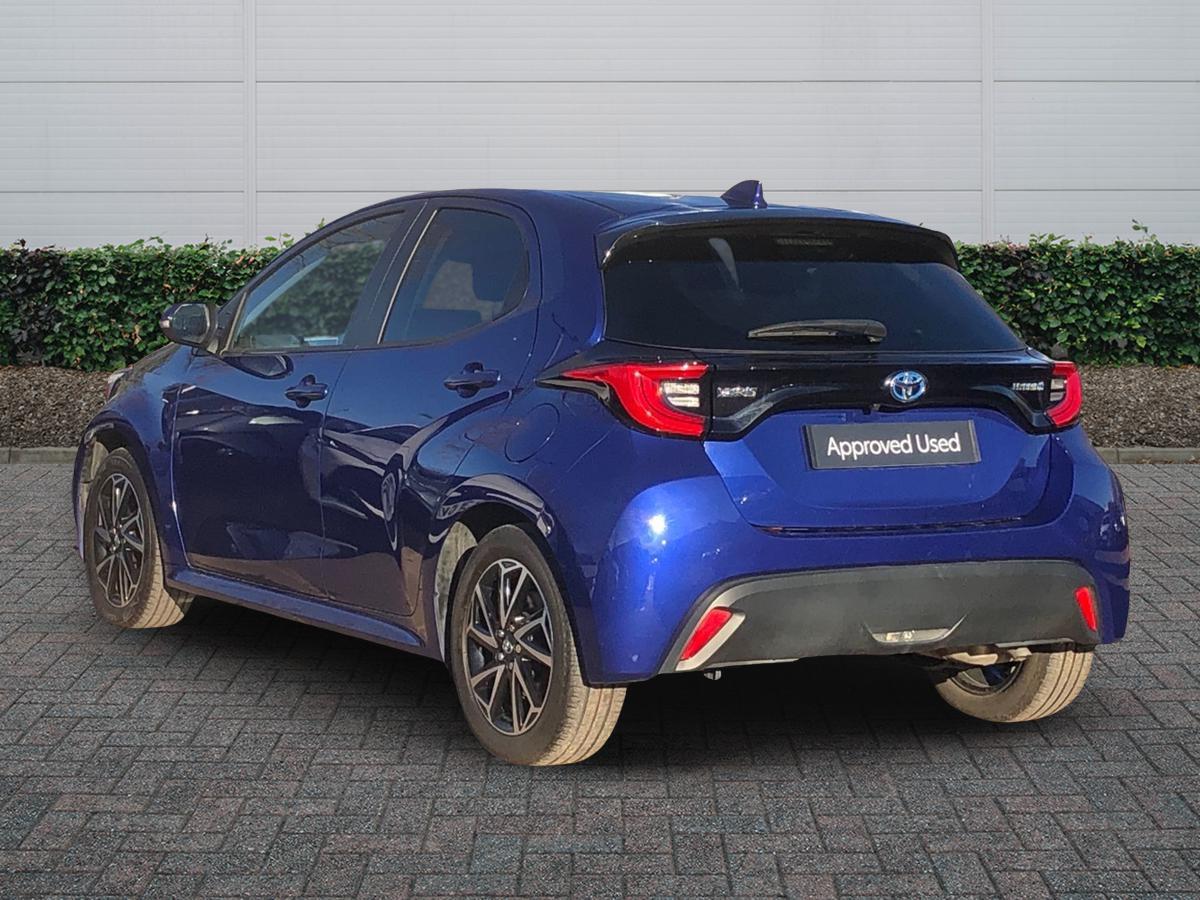 Used Toyota Yaris 2023 for sale - 76716671: Photo 2