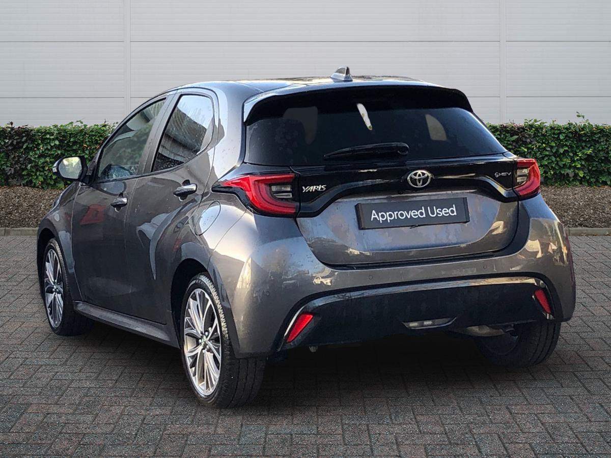 Used Toyota Yaris 2024 for sale - 76800695: Photo 2